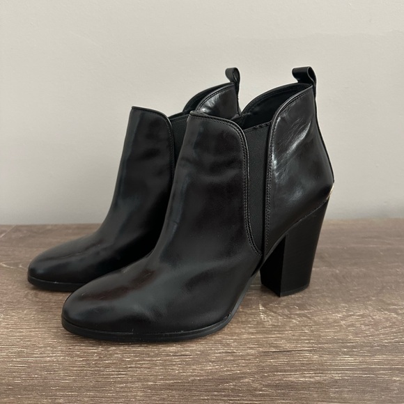 Michael Kors Brandy Black Bootie - Picture 8 of 8